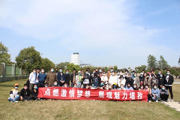 四月春暖花開，集體出來嗨~